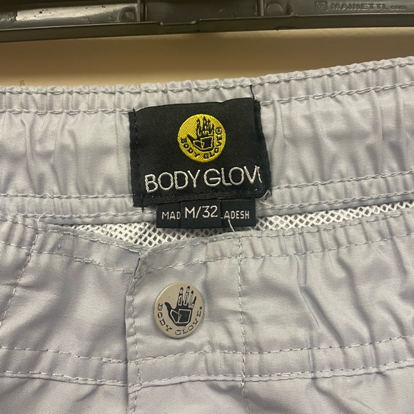 BODY GLOVE SWIM TRUNKS SIZE MEDIUM - Picture 3 of 6